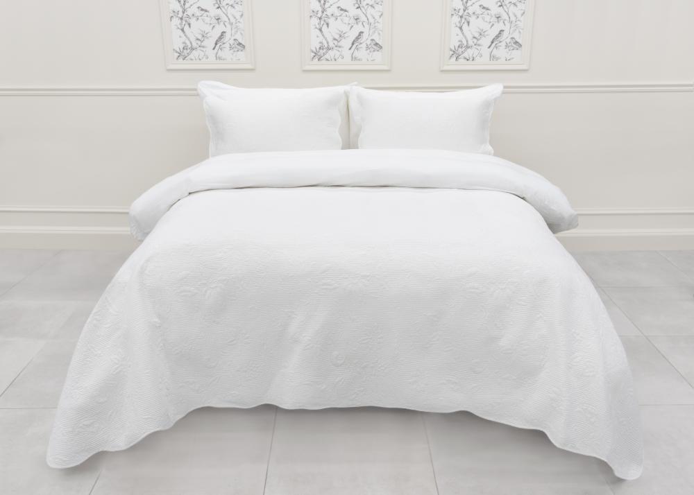 Darcie White Quilt Set