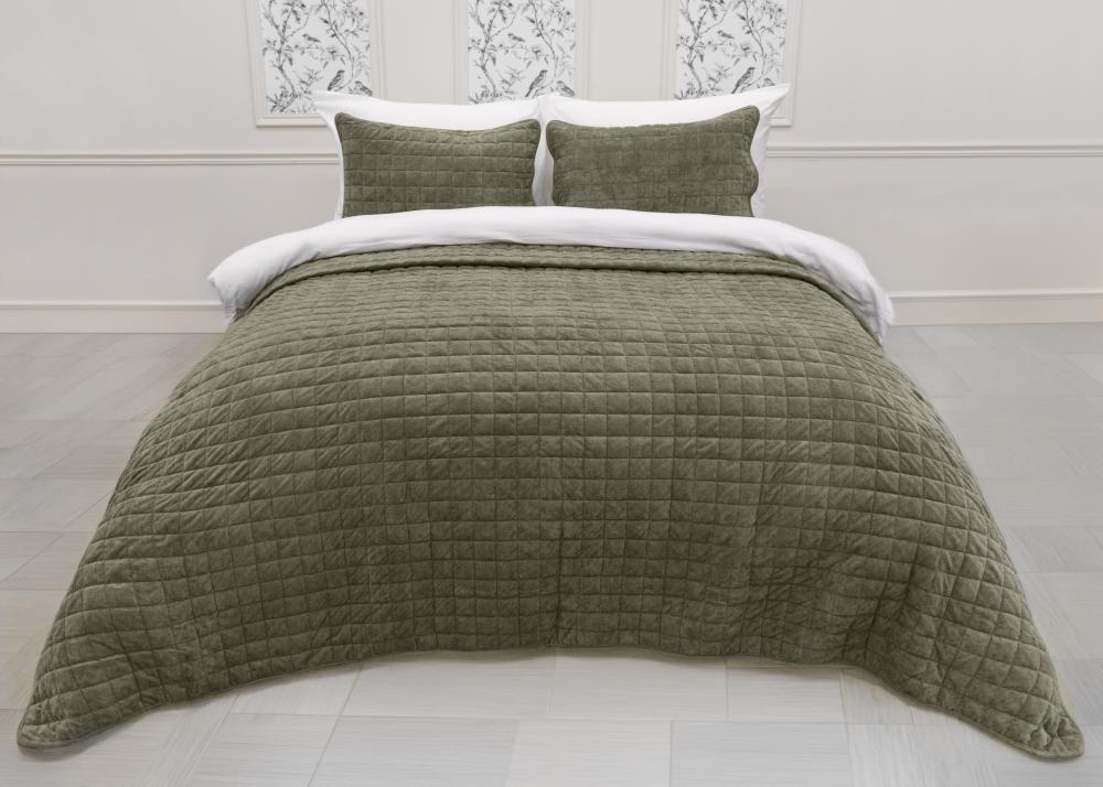 Hallie Green Quilt Set