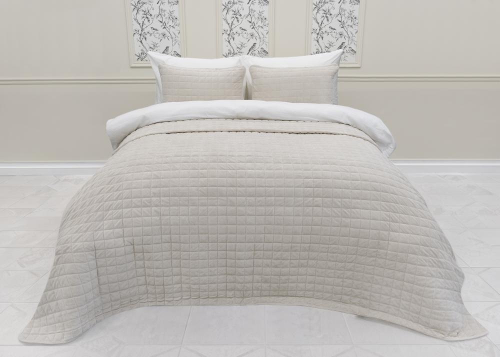 Hallie Ivory Quilt Set