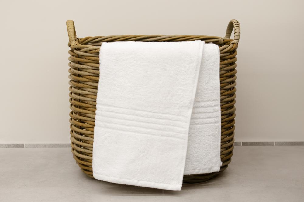 Snag 440 White Towel