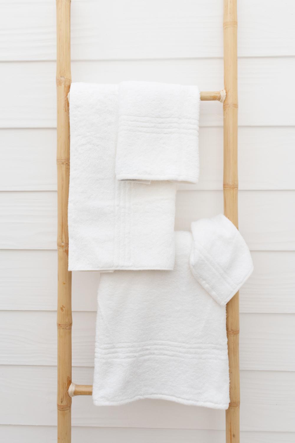 Snag 550 White Towel